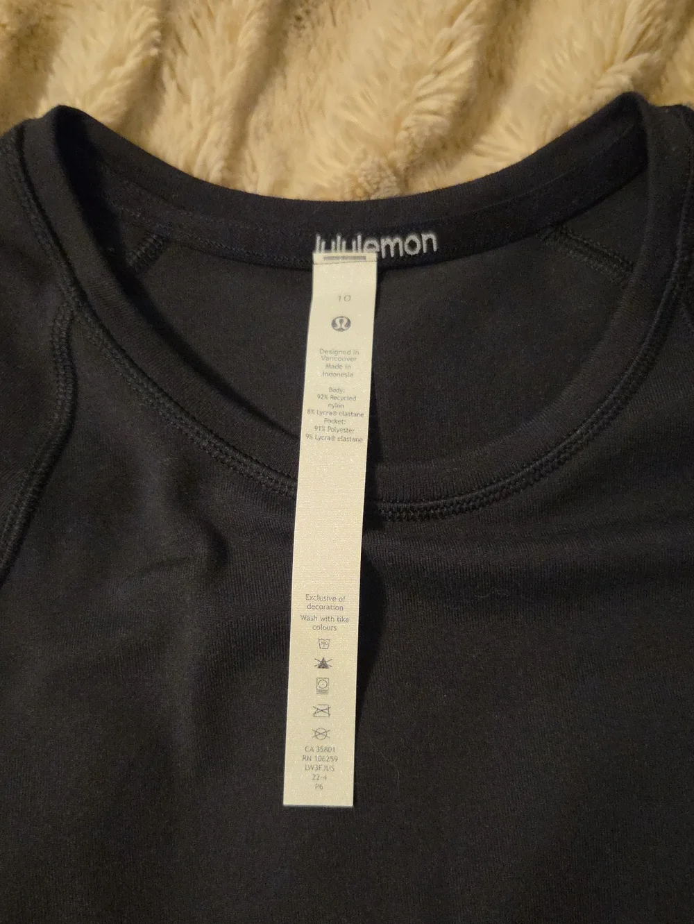 Lululemon Athletica Black It's Rulu Long Sleeve Top size 10 Running Black NWT!